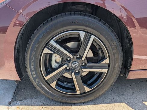 Used 2024 Nissan Sentra SV FWD image 23