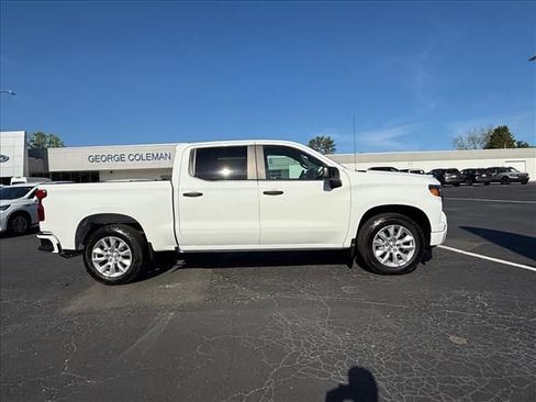 Used 2022 Chevrolet Silverado 1500 Custom RWD image 3