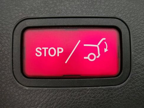 Used 2017 Mercedes-Benz GLA 250 4MATIC image 28