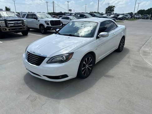 Used 2012 Chrysler 200 S FWD image 7