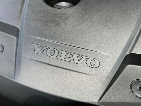 Used 2023 Volvo XC90 T8 Plus AWD/4WD image 32