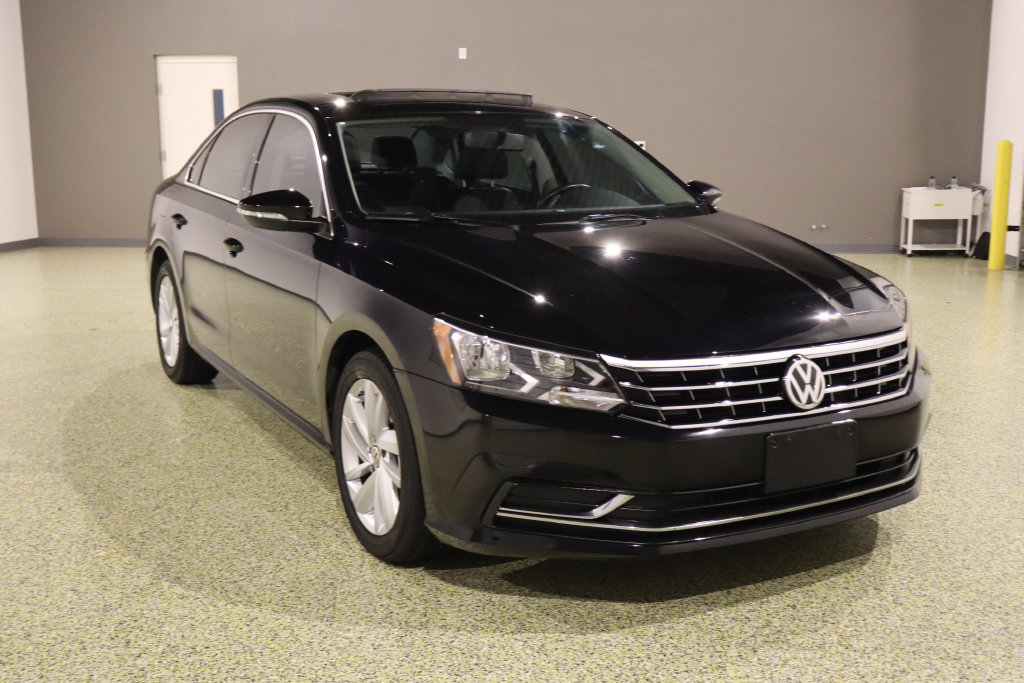Used 2018 Volkswagen Passat 2.0T SE FWD image 1