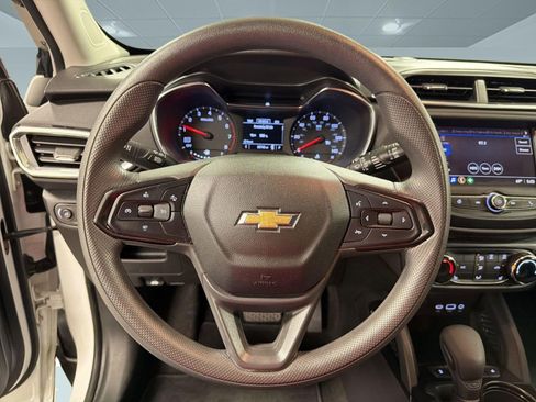 Used 2023 Chevrolet TrailBlazer LT FWD image 15