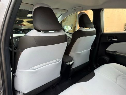 Used 2019 Toyota Prius LE FWD image 14