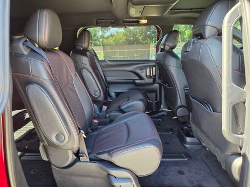 Used 2025 Toyota Sienna XSE FWD image 24