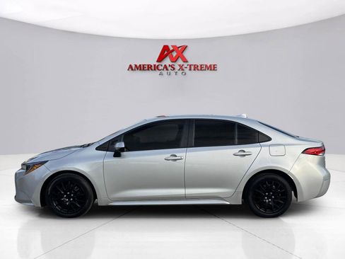 Used 2023 Toyota Corolla LE FWD image 2