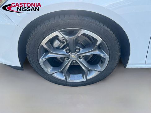 Used 2024 Chevrolet Malibu LT image 40