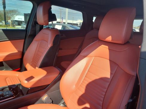 Used 2024 Kia Sportage SX image 17