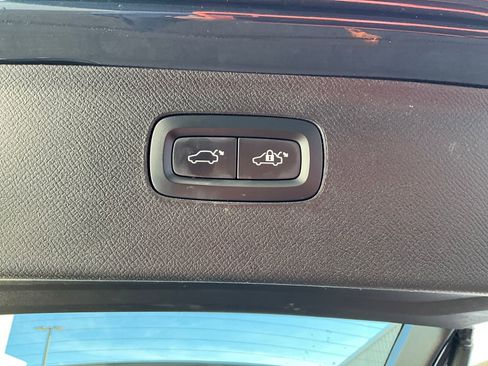 Certified 2023 Volvo XC90 B6 Plus w/ Protection Package image 31