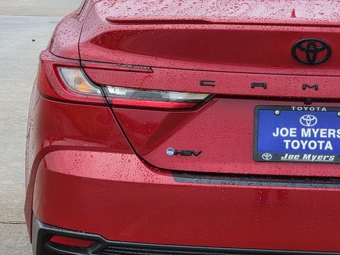 Used 2025 Toyota Camry SE w/ Convenience Package FWD image 10