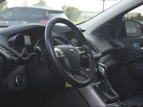 Used 2016 Ford Escape SE w/ SE Leather Comfort Package AWD/4WD image 5