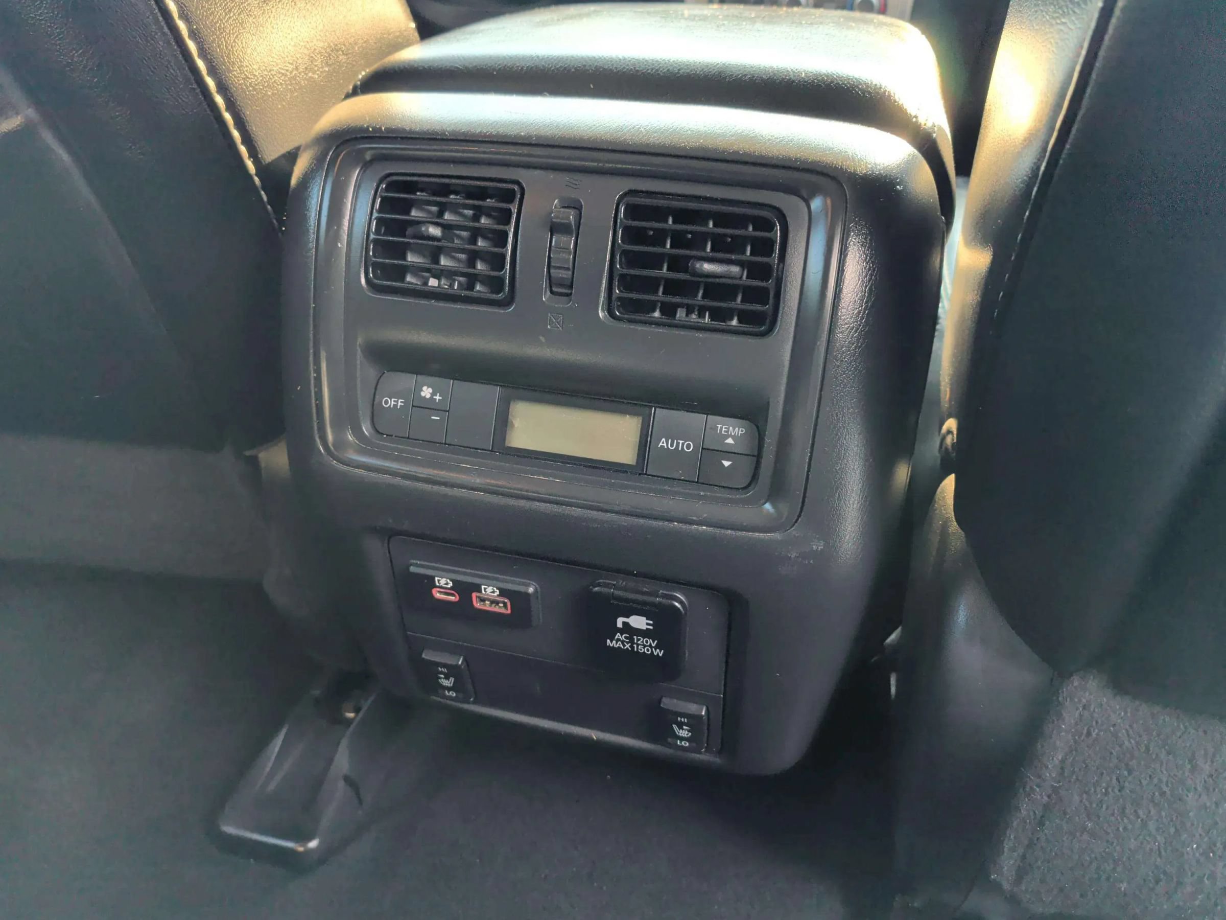 Used 2020 Nissan Pathfinder SL FWD image 36