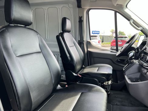 Used 2024 Ford Transit 250 148 Medium Roof image 32