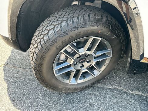 New 2026 GMC Terrain AT4 w/ LPO, Floor Liner Package AWD/4WD image 24