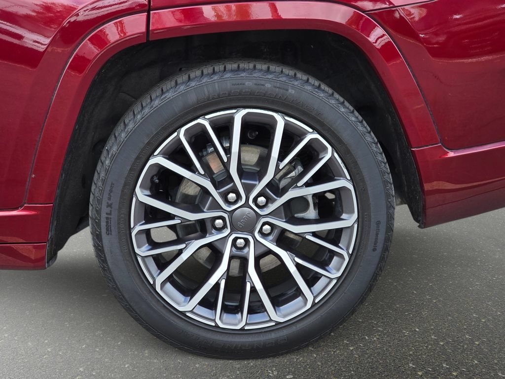 Used 2025 Jeep Grand Cherokee L Summit AWD/4WD image 39