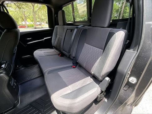 Used 2023 Nissan Titan SV w/ SV Convenience Package RWD image 19