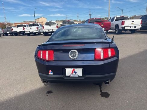Used 2010 Ford Mustang GT Premium image 4