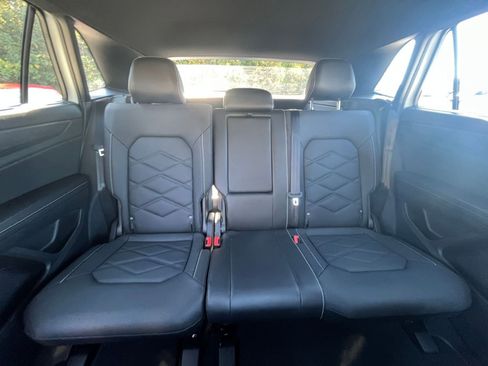 Used 2025 Volkswagen Atlas Cross Sport SE image 33