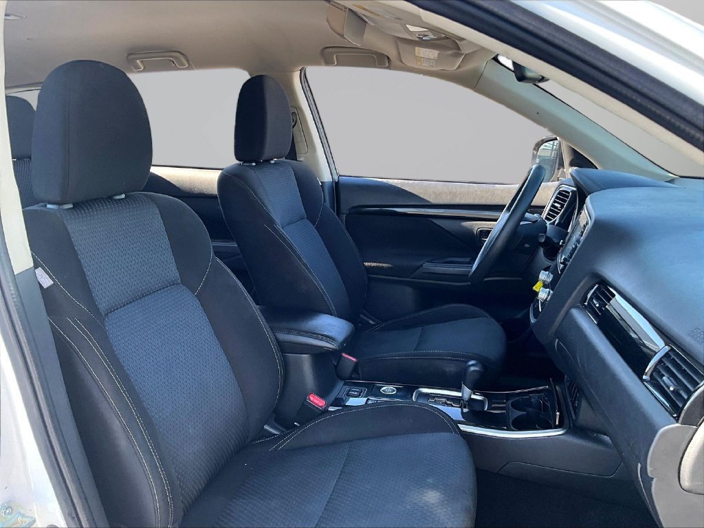 Used 2020 Mitsubishi Outlander ES AWD/4WD image 31