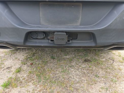 Used 2017 Jeep Cherokee High Altitude image 11