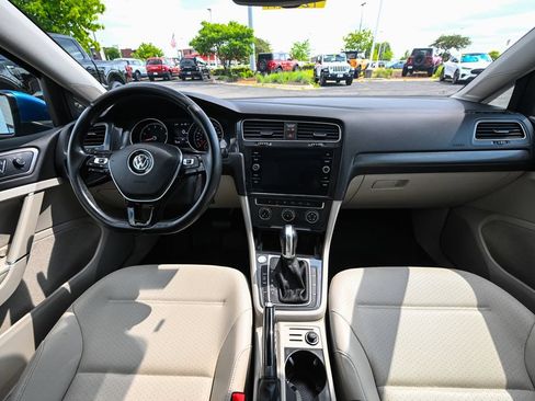 Used 2019 Volkswagen Golf SE FWD image 29