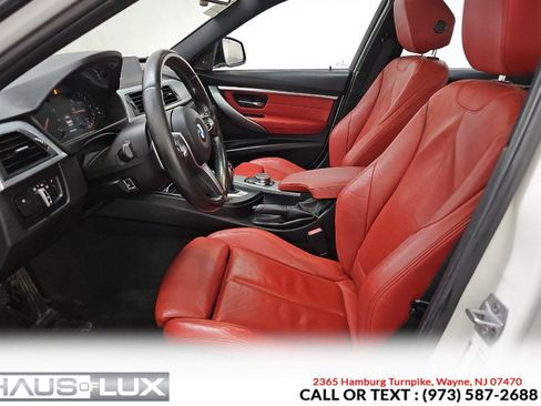 Used 2018 BMW 340i xDrive Sedan w/ Premium Package Essential AWD/4WD image 5