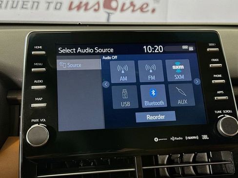 Used 2020 Toyota Avalon Limited image 18