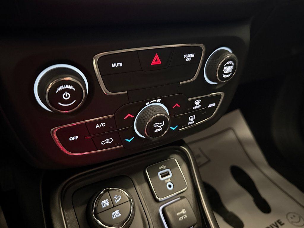 Used 2017 Jeep Compass Trailhawk w/ Navigation Group AWD/4WD image 14