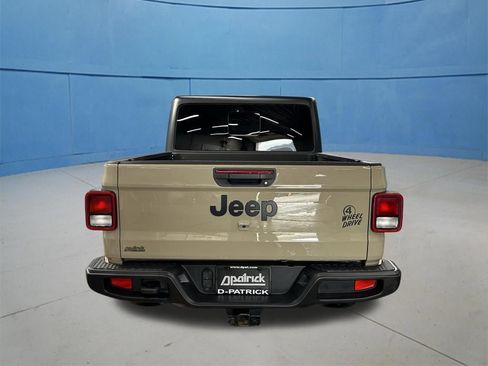 Used 2022 Jeep Gladiator Sport AWD/4WD image 10