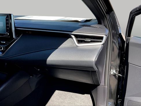 Used 2021 Toyota Corolla SE w/ Carpet Mat Package (TMS) image 15