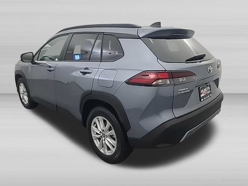 Used 2026 Toyota Corolla Cross LE FWD image 6