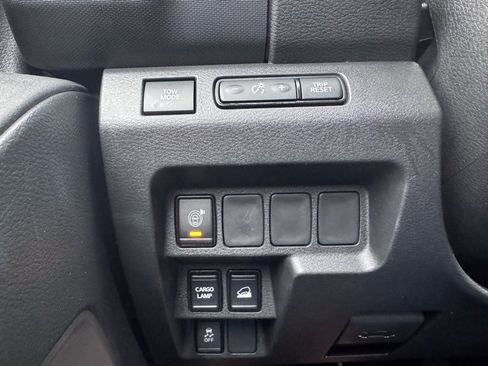 Used 2022 Nissan Frontier SV w/ Technology Package image 31