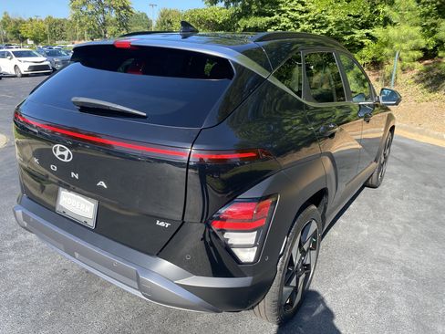 Used 2024 Hyundai Kona Limited FWD image 5