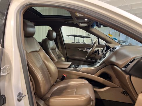 Used 2016 Lincoln MKX Reserve w/ Luxury Package AWD/4WD image 18