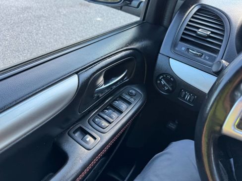 Used 2019 Dodge Grand Caravan GT image 50