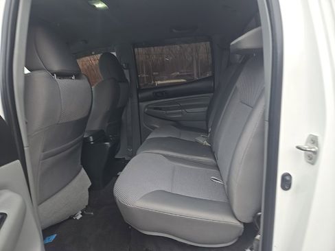 Used 2013 Toyota Tacoma 4x4 Double Cab w/ TRD Sport Pkg image 27