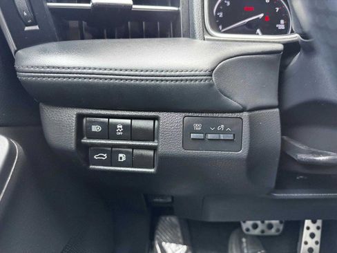 Used 2019 Toyota Avalon XSE image 27