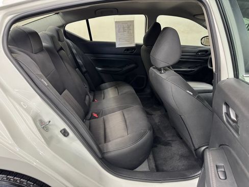 Used 2024 Nissan Altima 2.5 S FWD image 27