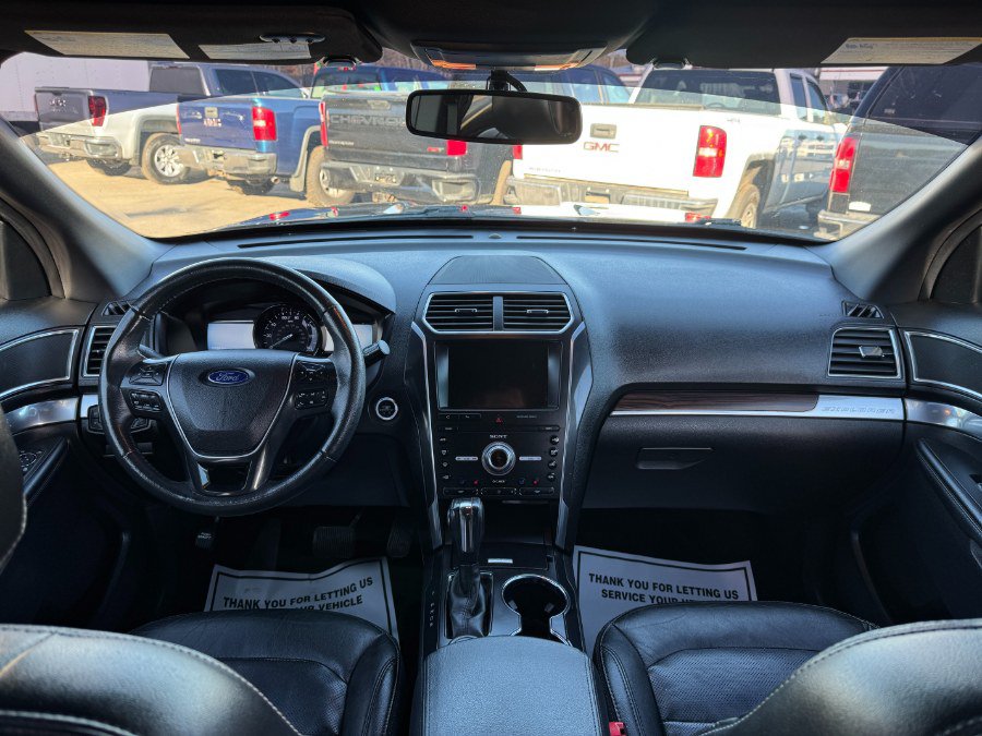 Used 2019 Ford Explorer Limited w/ Class III Trailer Tow Package AWD/4WD image 22