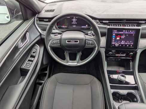 New 2026 Jeep Grand Cherokee Laredo X RWD image 17