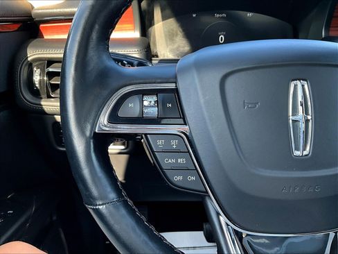 Used 2023 Lincoln Nautilus Reserve AWD/4WD image 11