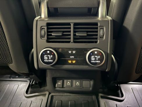 Used 2024 Land Rover Discovery S AWD/4WD image 25