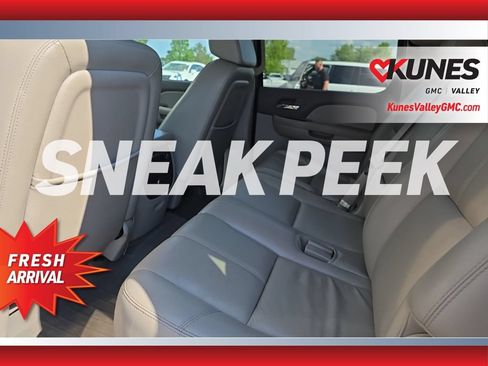 Used 2007 GMC Yukon XL 2500 SLT w/ SLT Preferred Equipment Group AWD/4WD image 9