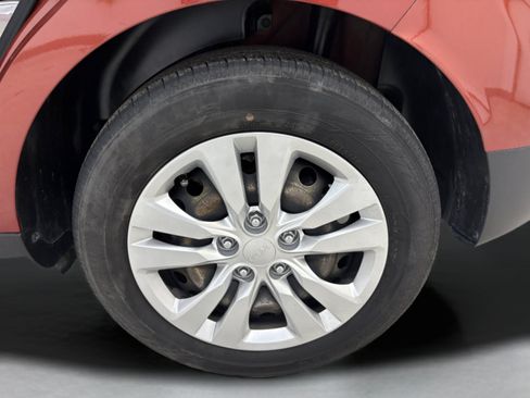 Used 2022 Kia Soul LX FWD image 7