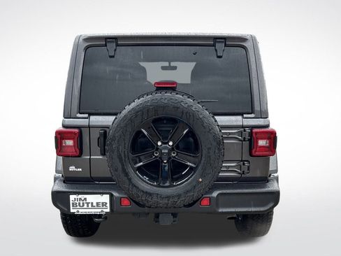 Used 2022 Jeep Wrangler Unlimited Sahara image 6