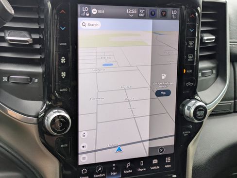 Used 2024 RAM 3500 Laramie w/ Towing Technology Group image 27