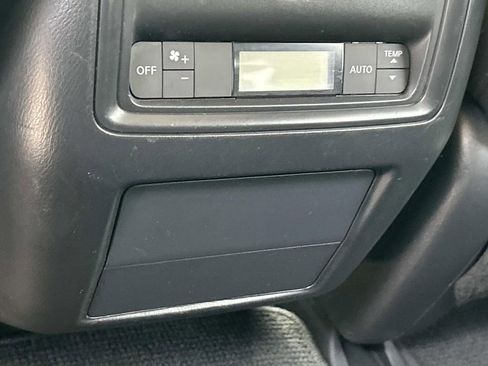 Used 2014 Nissan Pathfinder SV AWD/4WD image 22