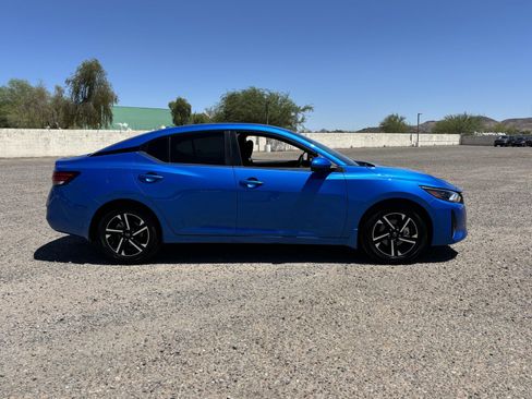 Used 2024 Nissan Sentra SV FWD image 3