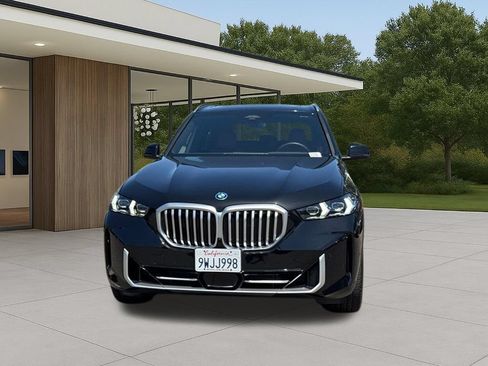 Used 2026 BMW X5 xDrive50e w/ Premium Package AWD/4WD image 3