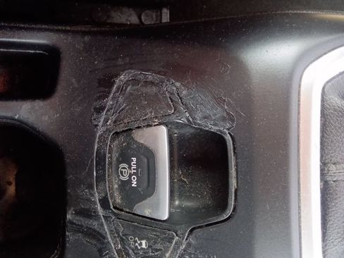 Used 2020 Jeep Renegade Latitude FWD image 29